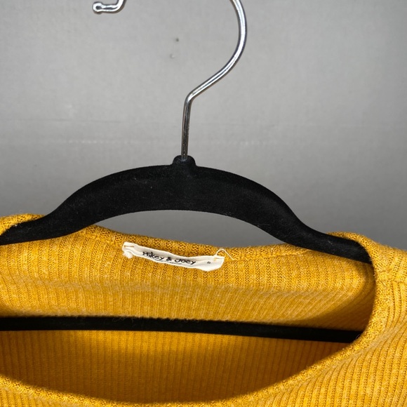 Golden YELLOW CROP - Picture 3 of 5